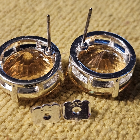 Vintage SAQ yellow stud earrings - Picture 2 of 5